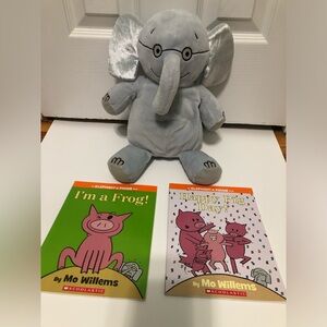 Mo Willems Elephant plush‎ & 2 soft cover Elephant & Piggie books learning read